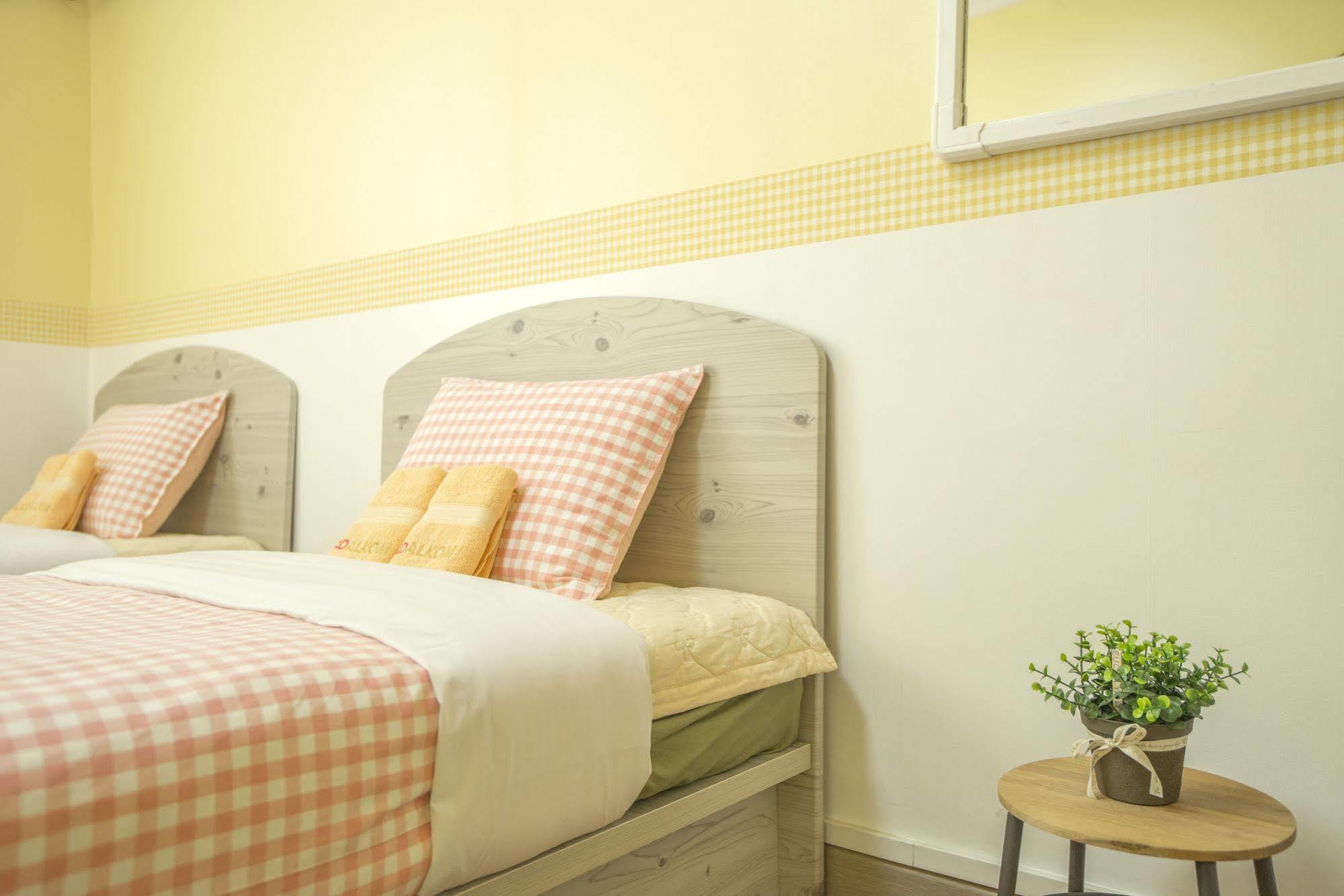 Dalkom Myeongdong Guesthouse Seoul Exterior photo